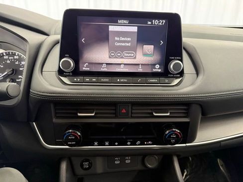 Used 2025 Nissan Rogue SV image 19