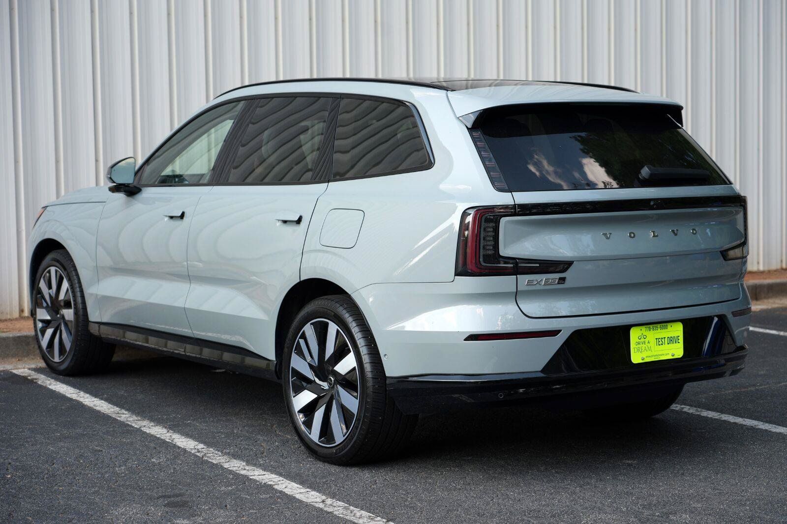 Used 2025 Volvo EX90 Ultra AWD/4WD image 50
