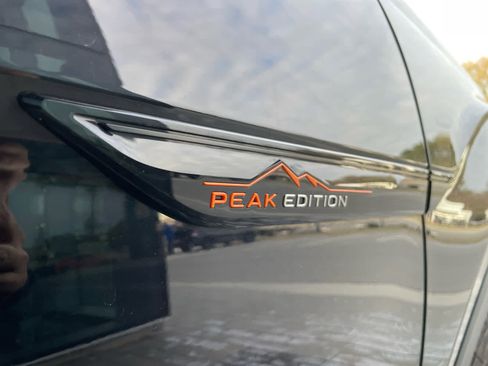 Used 2025 Volkswagen Atlas Peak Edition SE image 24