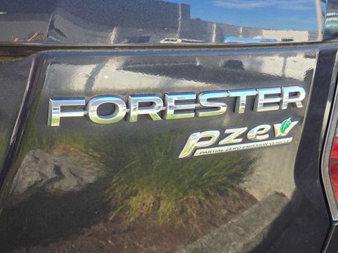 Used 2016 Subaru Forester 2.5i Premium AWD/4WD image 5