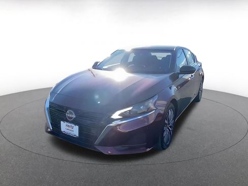 Used 2025 Nissan Altima 2.5 SV image 7