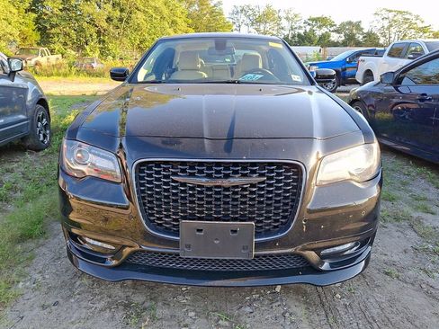 Used 2023 Chrysler 300 Touring L w/ Comfort Group RWD image 2