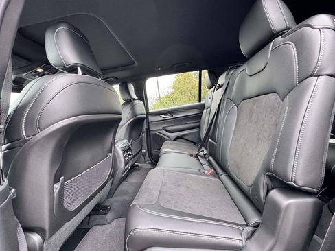 New 2025 Jeep Grand Cherokee L Altitude AWD/4WD image 16