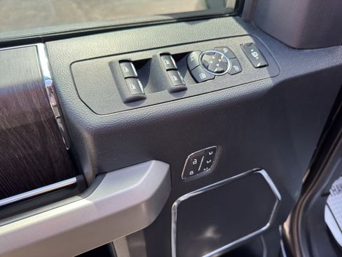 Used 2020 Ford F250 Lariat AWD/4WD image 12