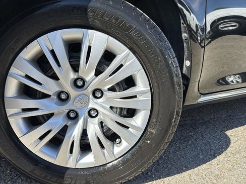 Used 2012 Toyota Camry LE image 7