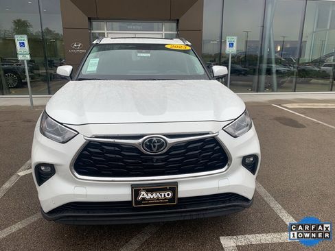 Used 2023 Toyota Highlander Limited image 8