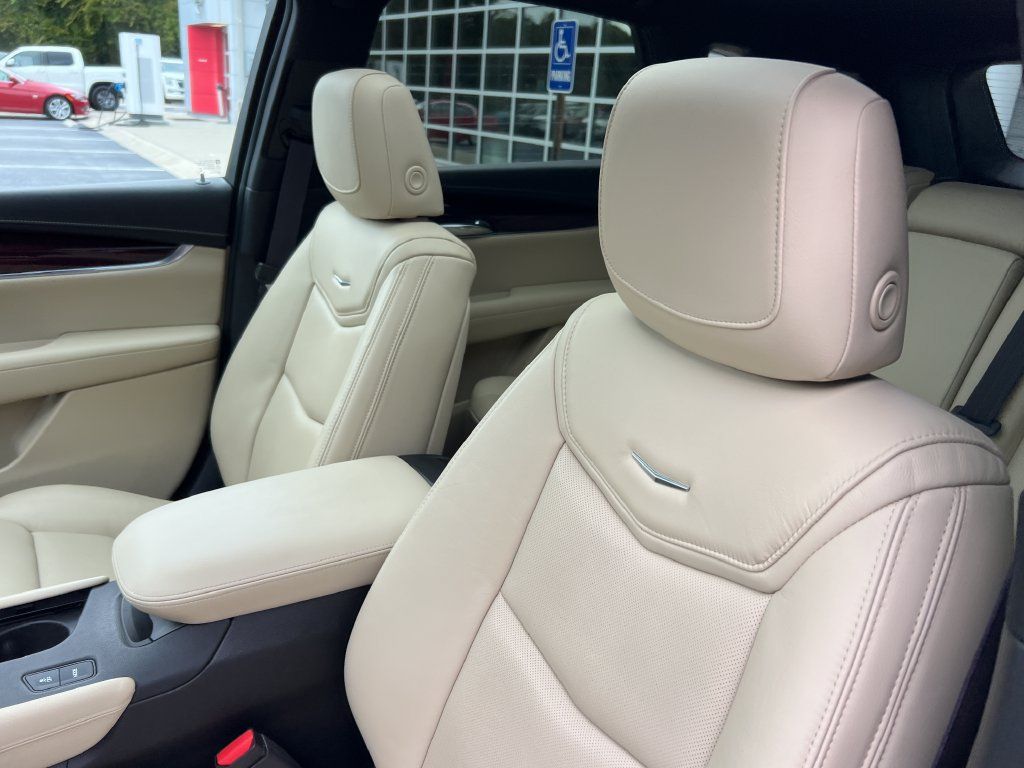 Used 2017 Cadillac XT5 Premium Luxury w/ Driver Assist Package FWD image 12