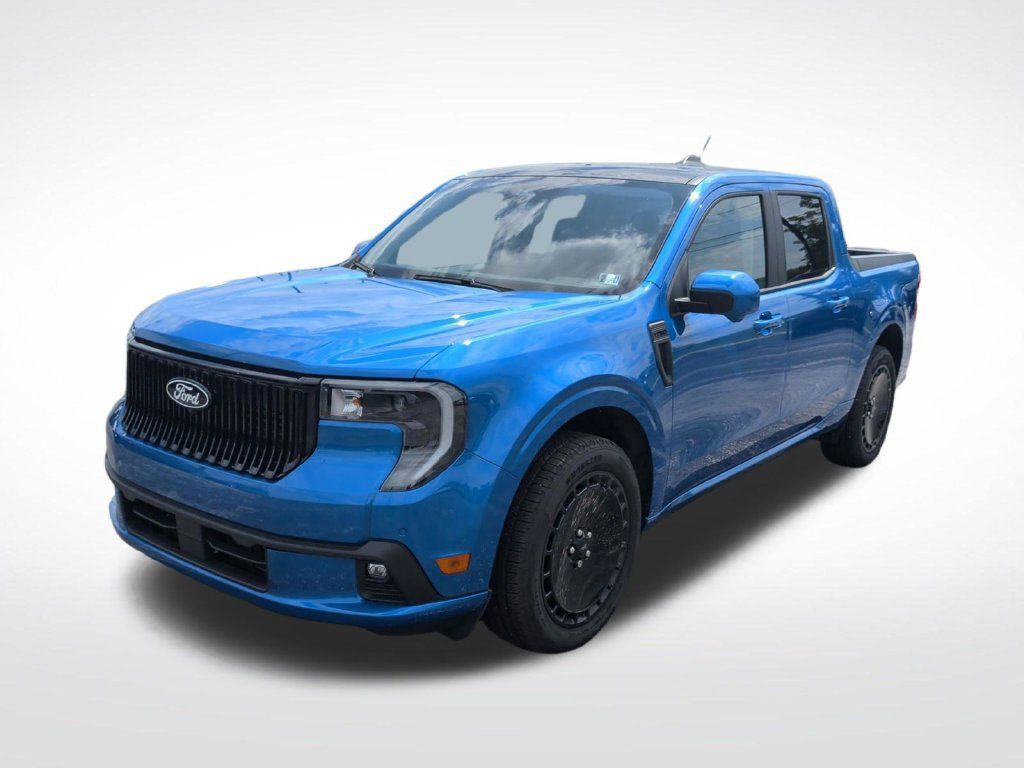 Used 2025 Ford Maverick Lobo AWD/4WD image 3