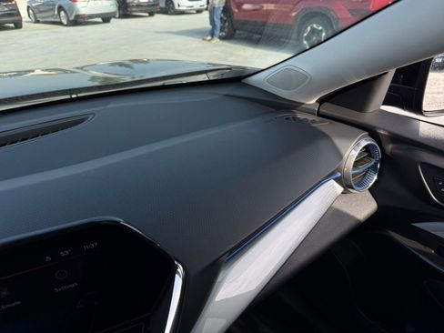 Used 2025 Chevrolet Trax LT image 34