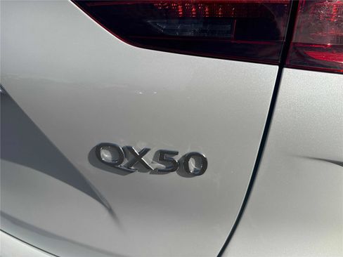 Certified 2025 INFINITI QX50 Luxe image 28