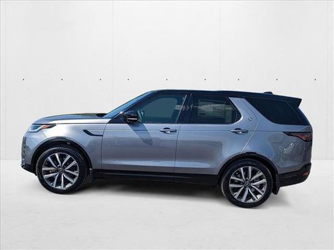 New 2025 Land Rover Discovery Dynamic SE image 9