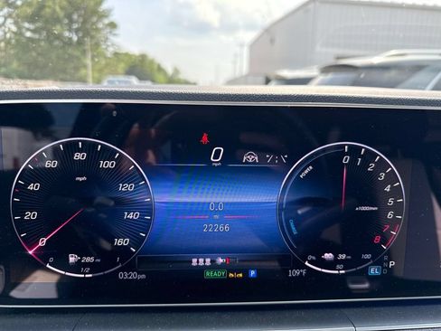 Used 2025 Mercedes-Benz GLE 450e 4MATIC image 10