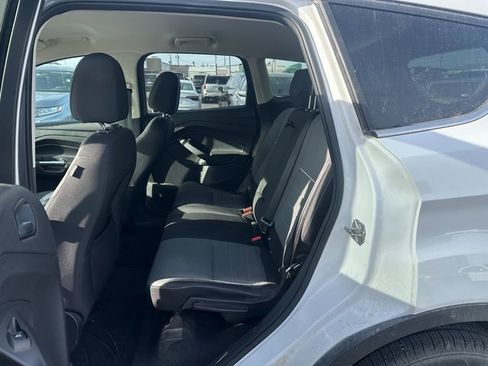 Used 2015 Ford Escape SE image 16
