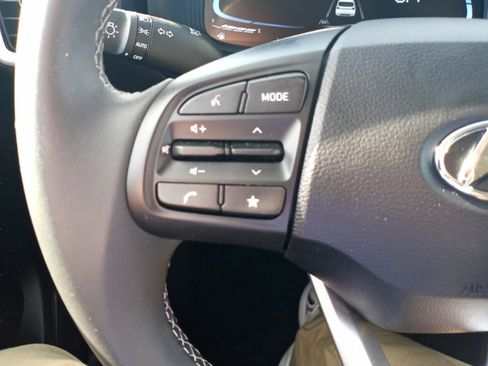 Certified 2024 Hyundai Venue SEL image 11