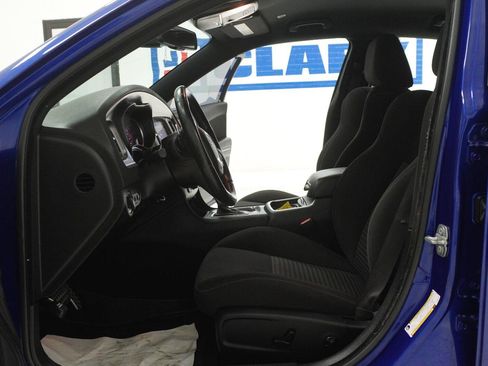 Used 2020 Dodge Charger Scat Pack w/ Dynamics Package RWD image 5