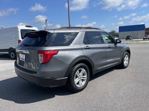 Used 2021 Ford Explorer XLT RWD image 4