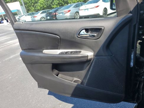Used 2019 Dodge Journey SE w/ Connectivity Group FWD image 31