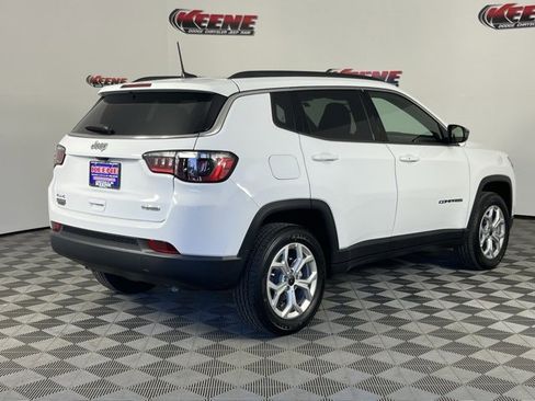 New 2025 Jeep Compass Latitude image 3