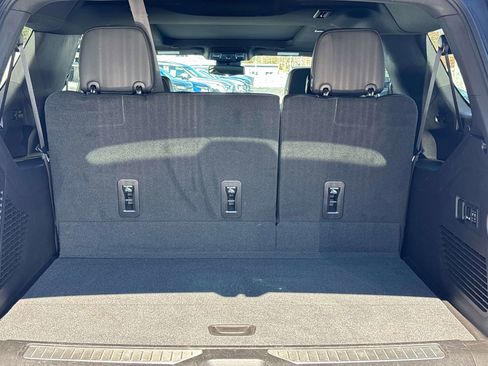 Used 2023 GMC Yukon XL AT4 image 16