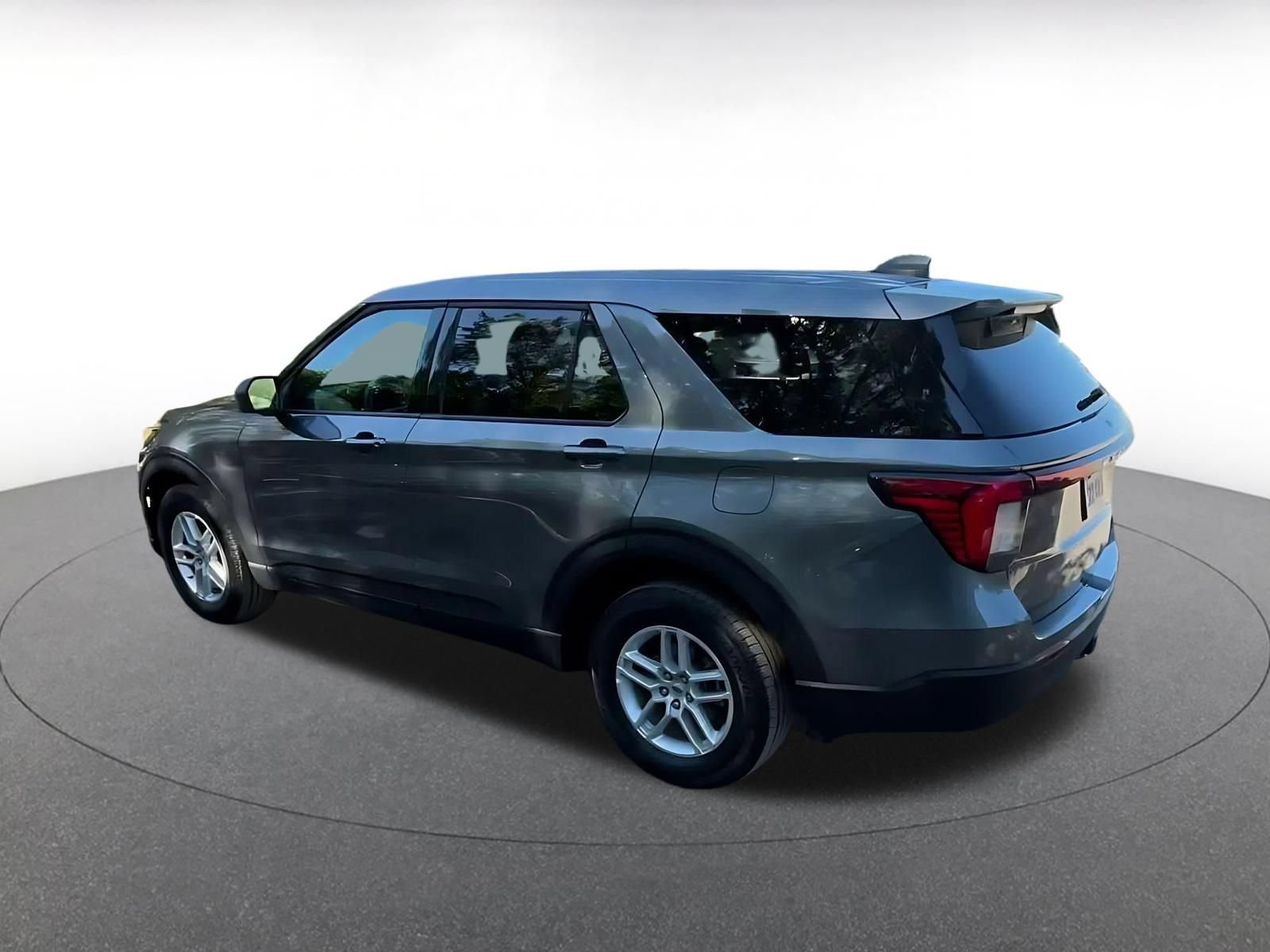 Used 2026 Ford Explorer Active AWD/4WD image 9