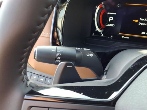 New 2026 Nissan Pathfinder Platinum image 18