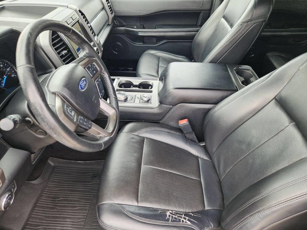 Used 2020 Ford Expedition XLT w/ Equipment Group 202A AWD/4WD image 16