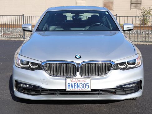 Used 2017 BMW 530i image 2