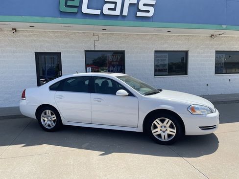 Used 2014 Chevrolet Impala LT w/ LT Sunroof Package image 2