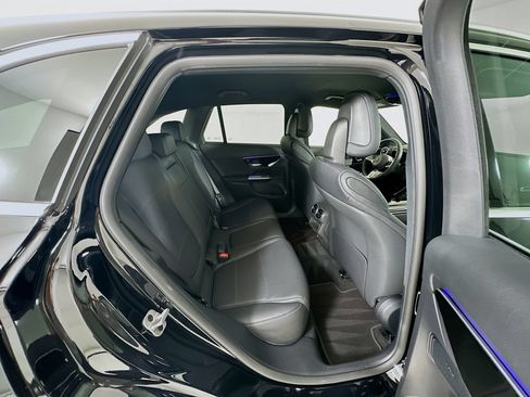 Used 2026 Mercedes-Benz GLC 300 image 29