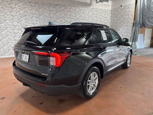 Used 2025 Ford Explorer Active image 7