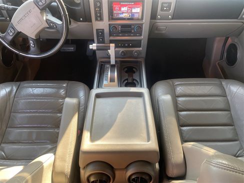 Used 2003 HUMMER H2 Sport Utility w/ Preferred Equipment Group image 17