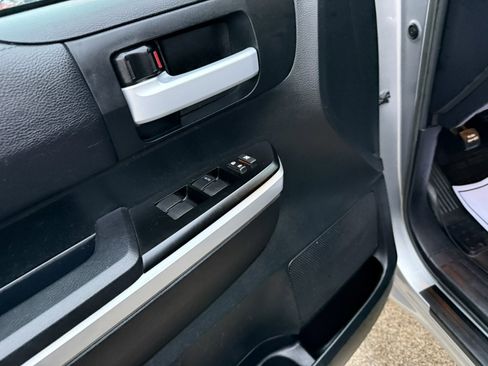 Used 2017 Toyota Tundra SR5 image 17