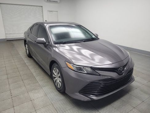 Used 2019 Toyota Camry L image 13