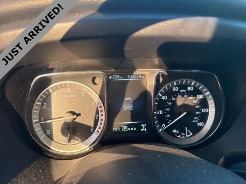 Used 2018 Nissan Titan SV image 9