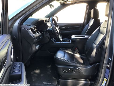 Used 2021 GMC Yukon XL Denali w/ Advanced Technology Package AWD/4WD image 12