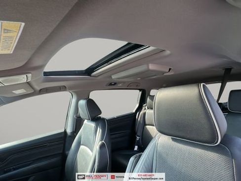 Used 2023 Honda Odyssey Elite image 12