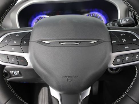 New 2027 Chrysler Pacifica Select FWD image 12