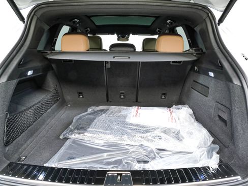 New 2026 Porsche Cayenne AWD/4WD image 31