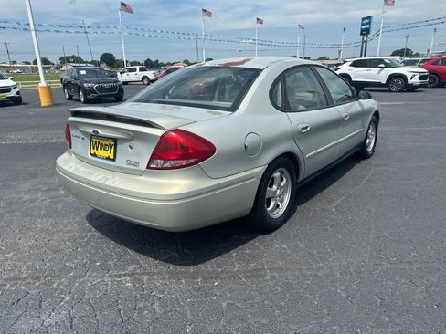 Used 2006 Ford Taurus SE FWD image 7