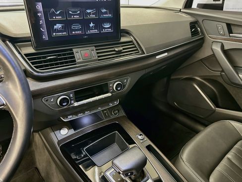 Used 2023 Audi Q5 2.0T Premium w/ Convenience Package AWD/4WD image 26