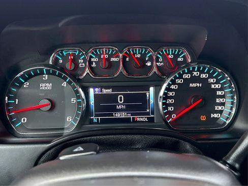 Used 2017 Chevrolet Suburban LT image 17