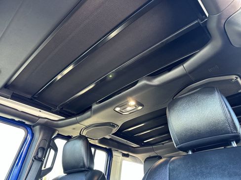 Used 2020 Jeep Wrangler Unlimited Sahara image 25