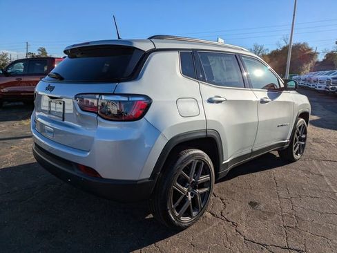 New 2026 Jeep Compass Latitude image 4