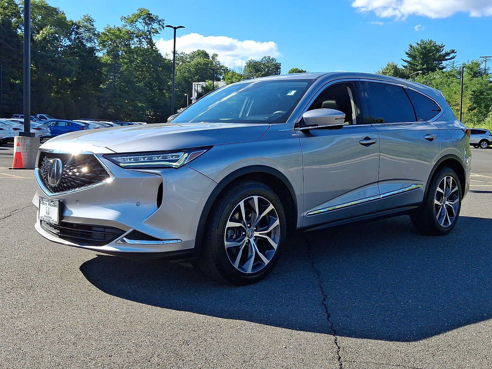 Used 2024 Acura MDX w/ Technology Package AWD/4WD image 3