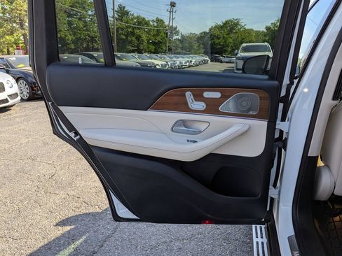 Used 2022 Mercedes-Benz GLS 450 4MATIC image 45