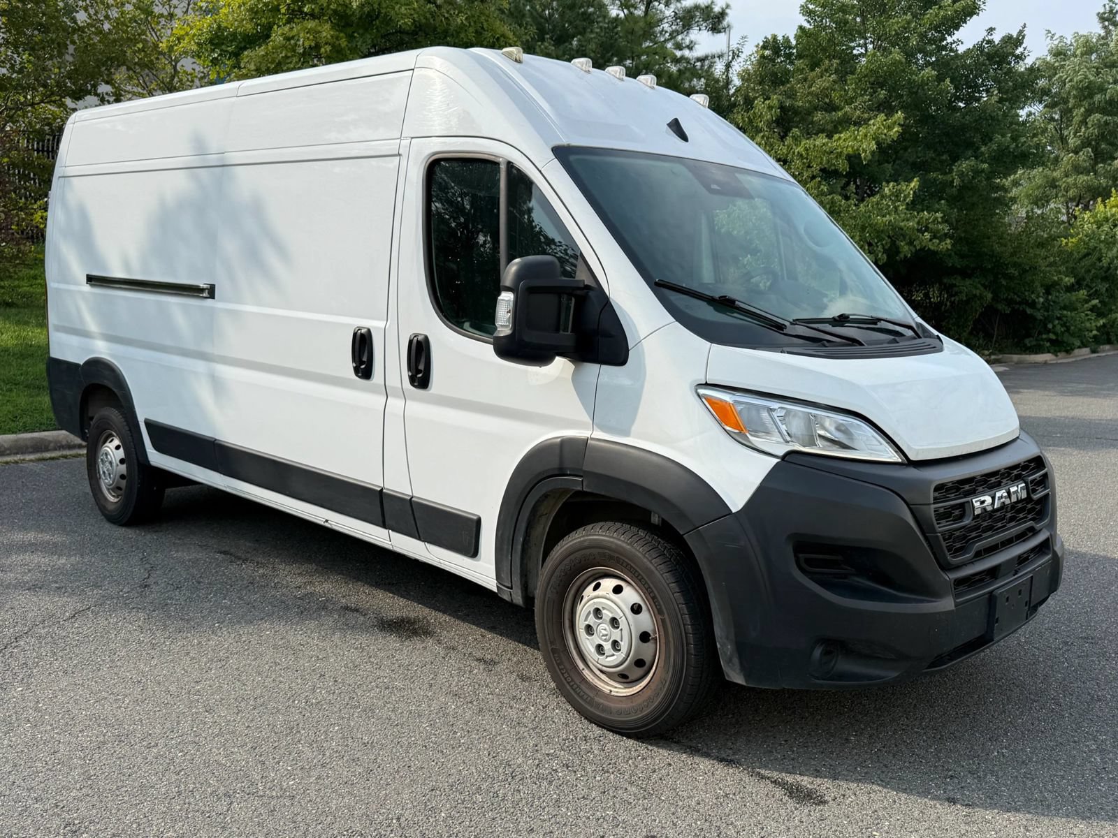 Used 2023 RAM ProMaster 2500 FWD image 1