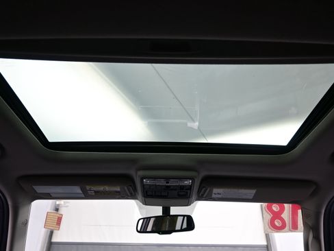 Used 2018 Toyota 4Runner Limited AWD/4WD image 18