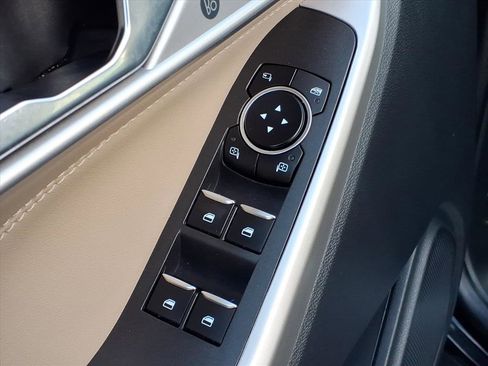 Certified 2022 Ford Explorer Limited w/ Equipment Group 301A image 7