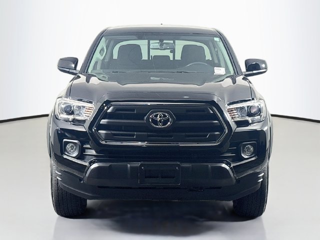 Used 2017 Toyota Tacoma SR5 w/ Tow Package AWD/4WD image 2