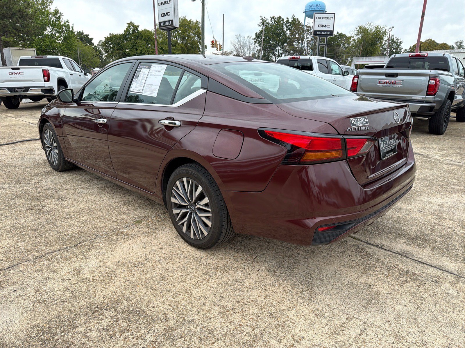 Used 2025 Nissan Altima 2.5 SV FWD image 4